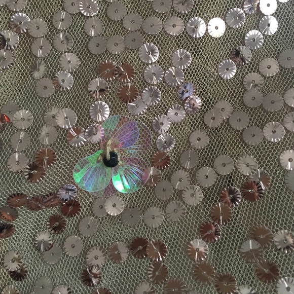 Floral embroidered TOP! - Picture 2 of 4