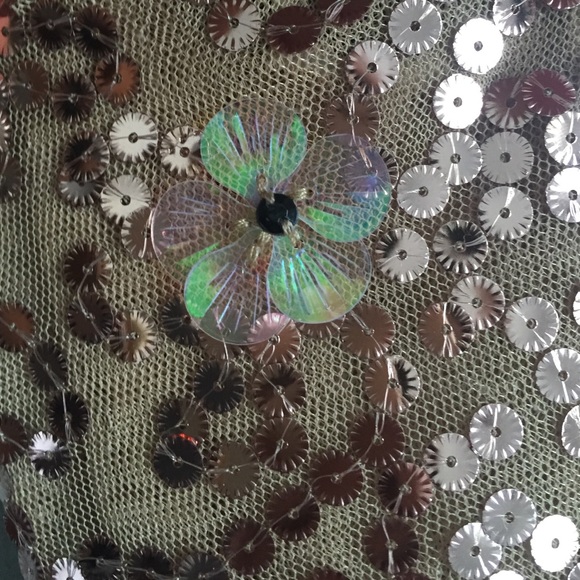 Floral embroidered TOP! - Picture 4 of 4