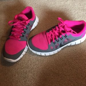 Nike free 5.0 grey and pink