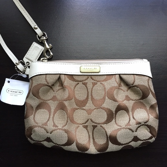 Coach Handbags - Coach Wristlet !!!