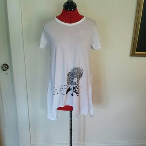 Soft, comfy, white t shirt