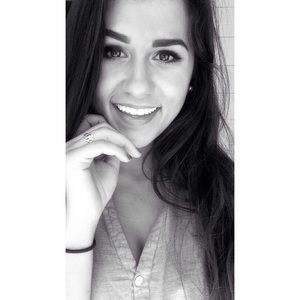 Meet your Posher, Caroline