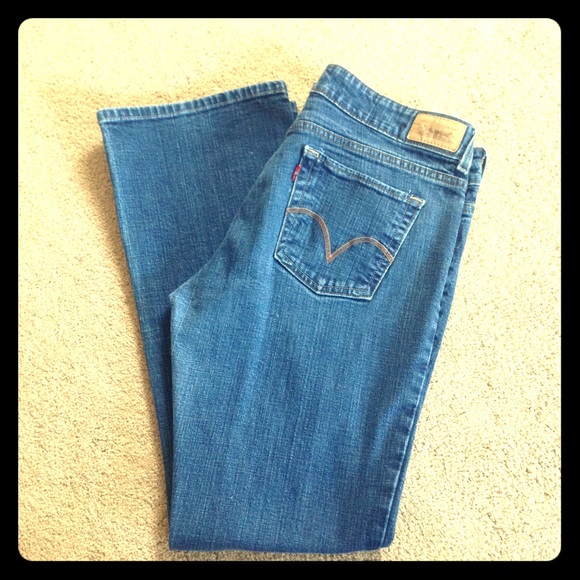 Levi's slender boot cut 526  jeans