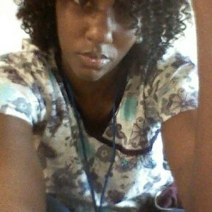 Meet your Posher, Shakia