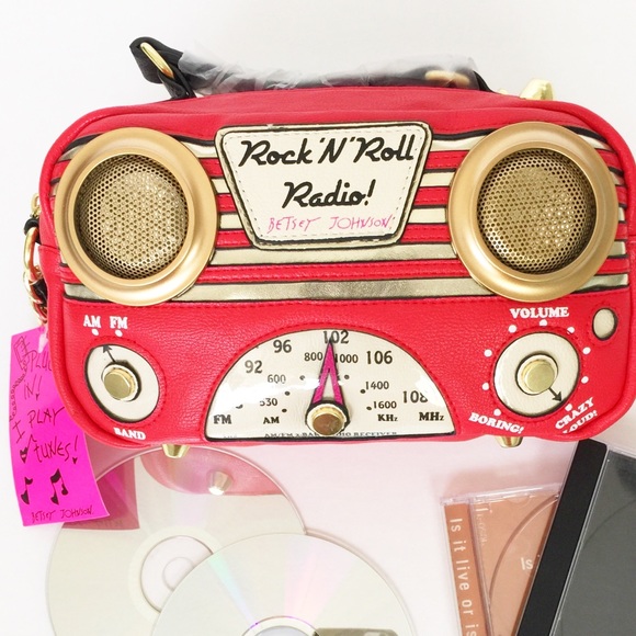 ✨New Listing✨Betsy Johnson Plug me in, I play bag