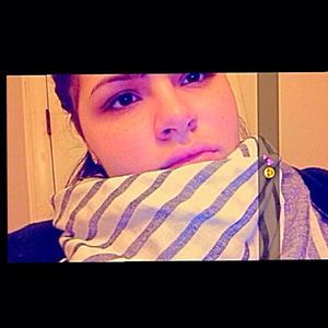 Meet your Posher, Nena