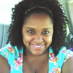 Meet your Posher, Monique