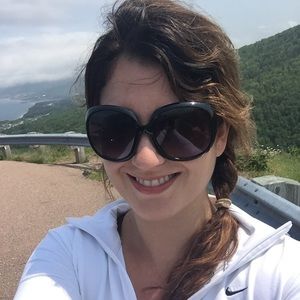 Meet your Posher, Christine