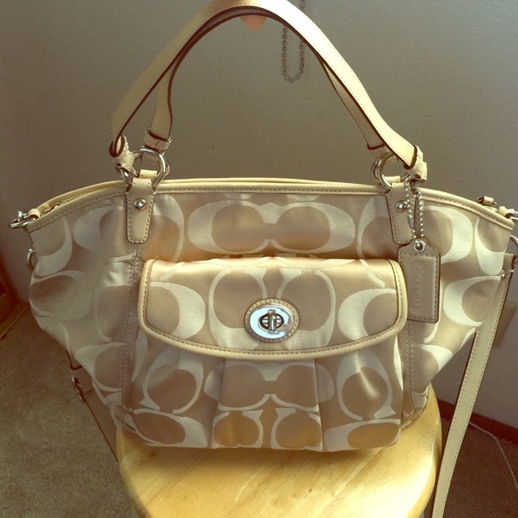 NWT khaki colored Coach bag/purse