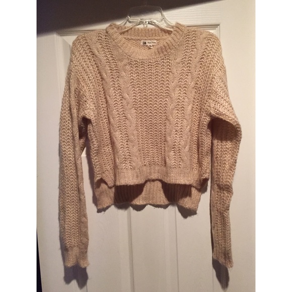 nasty gal M/L cream cropped sweater (TOBI)