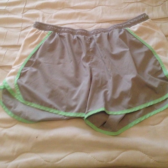 Active wear shorts