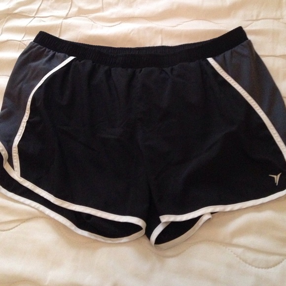 Black active shorts