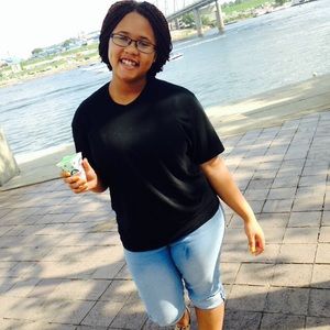 Meet your Posher, Ionna