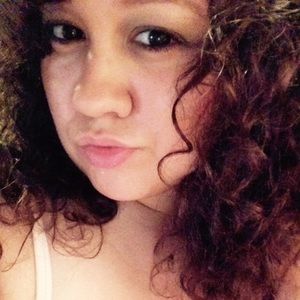 Meet your Posher, Cassandra