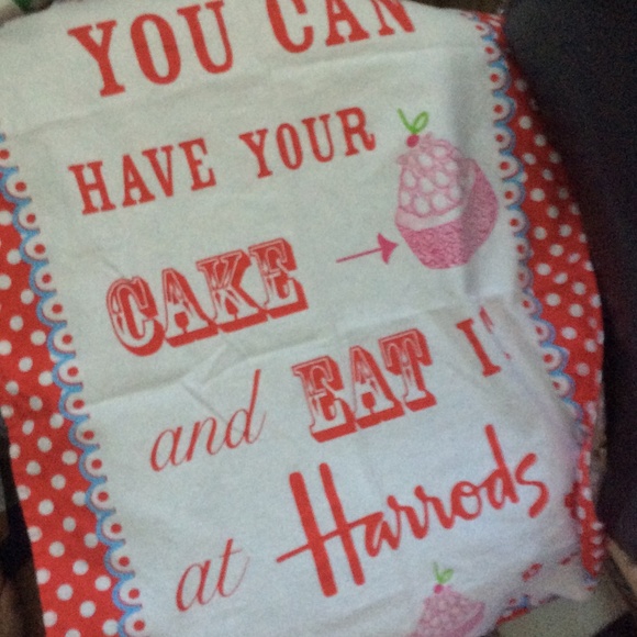 Authentic Harrods Tea table cloth - Picture 2 of 2