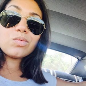 Meet your Posher, Daniela