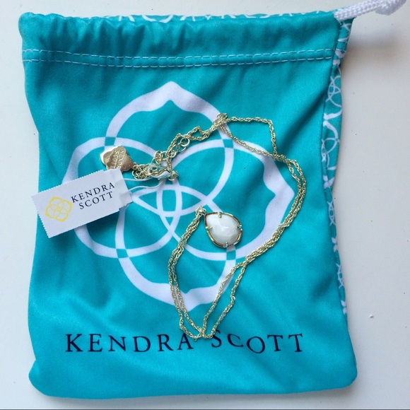 Kendra Scott Jewelry - Kendra Scott Kiri Necklace