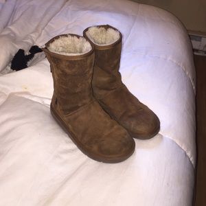 Chocolate brown uggs / great condition 💕