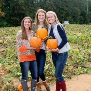 Meet your Posher, Emily