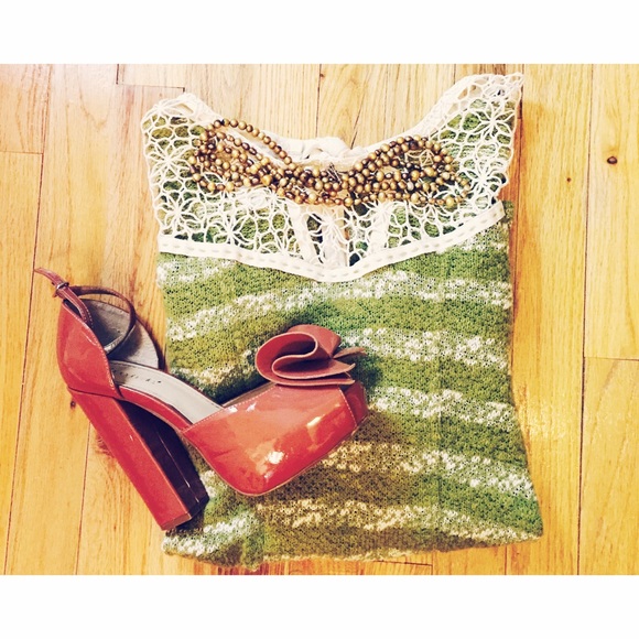 Green and White Knit Top with Lace Detail