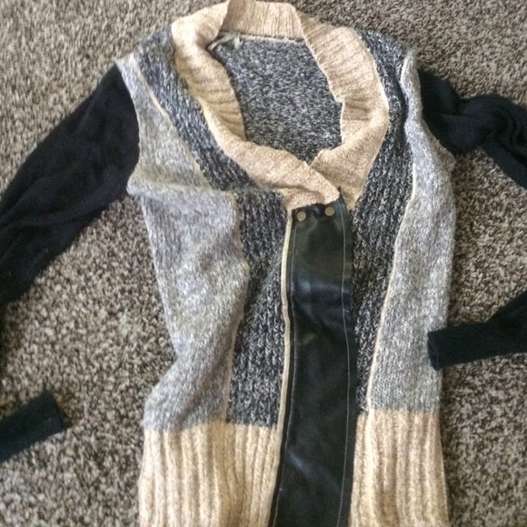 Gimmicks cardigan
