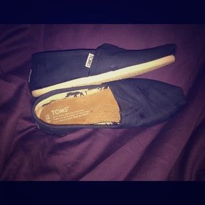 Navy blue TOMS