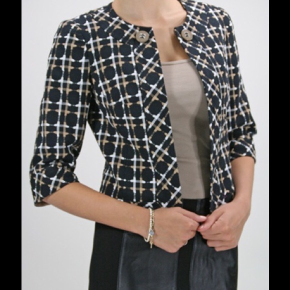 Trina Turk 3 quarter sleeve blazer size 6