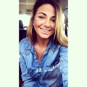 Meet your Posher, Caroline