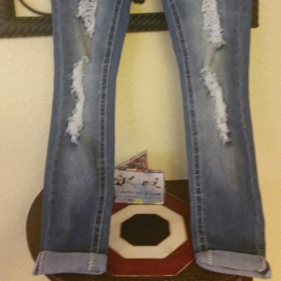 Sold *Garcia bundle Almost Famous Jeans size 5 NWT - Picture 2 of 4