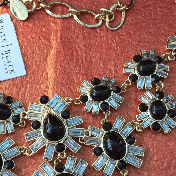 🎉HP 11-5-15🎉💎Huge Statement Necklace 💎 - Picture 2 of 3