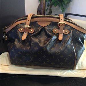 🚫**SOLD**🚫Louis Vuitton Tivoli GM *AUTHENTIC*
