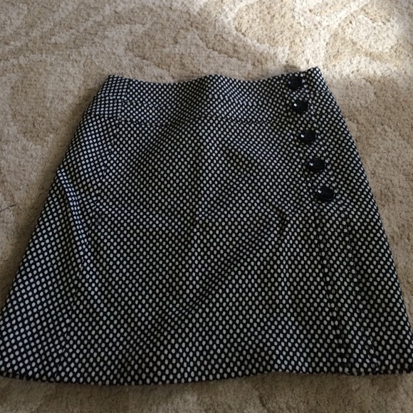 Black and White skirt (petite)