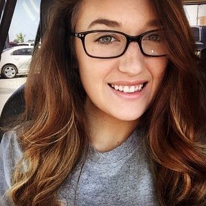 Meet your Posher, Whitney