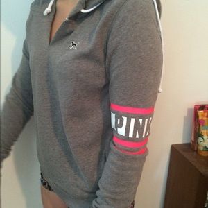 V-neck sweater/hoodie