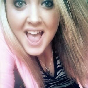 Meet your Posher, Courtney rene