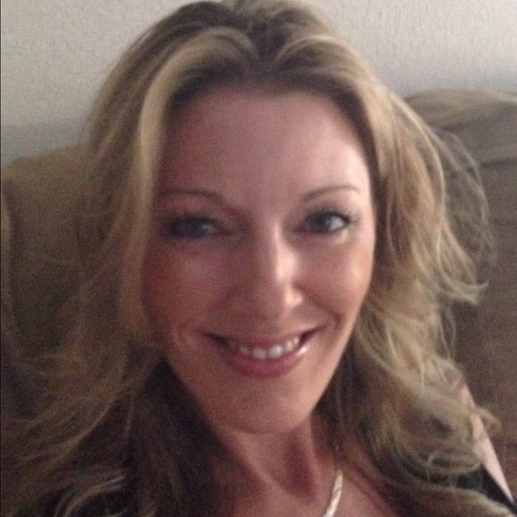 Meet your Posher, Tiffany - Picture 1 of 1