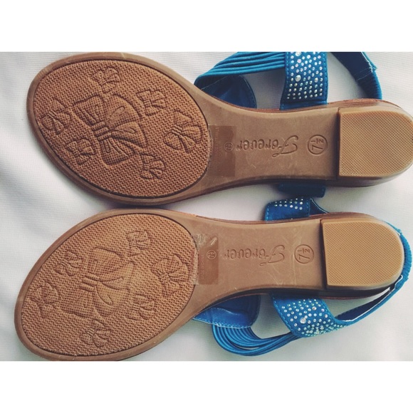 Sandals - Picture 3 of 4