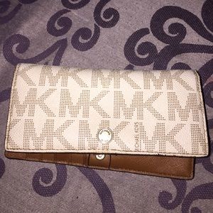 Michael kors wallet