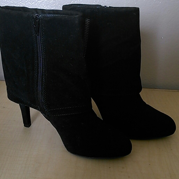 Black ankle boots with heel