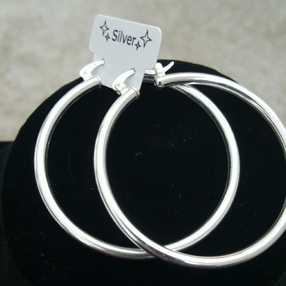 Silver hoop earrings - Picture 1 of 2