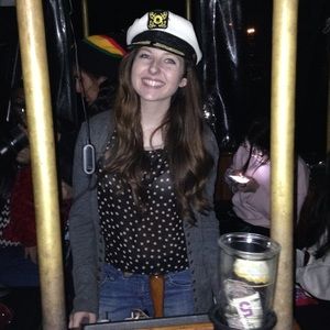 Meet your Posher, Caroline