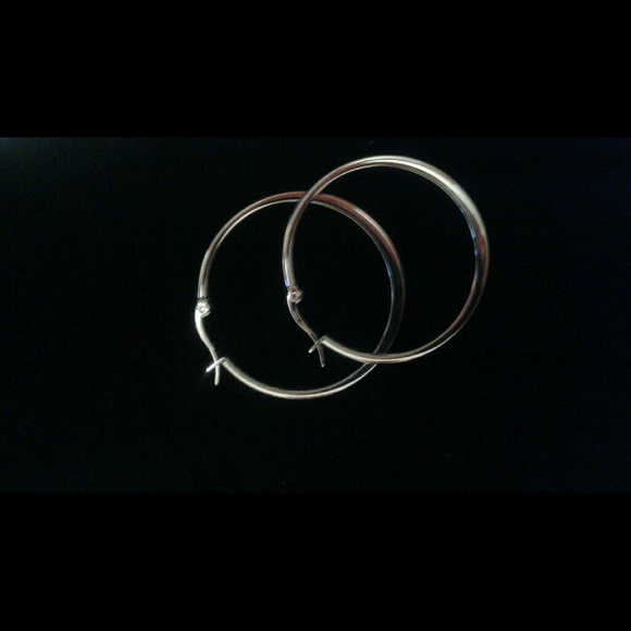 Hoop earrings - Picture 1 of 1