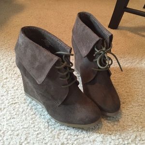 Light Brown wedges
