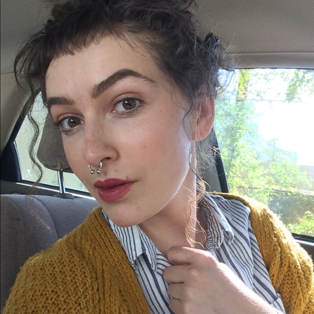 Meet your Posher, Chloe