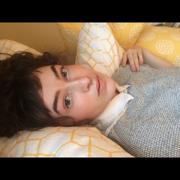 Meet your Posher, Chloe - Picture 2 of 4