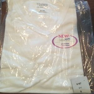 Hanes woman's cotton v neck pocket tee style 9147