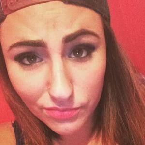 Meet your Posher, Carrie