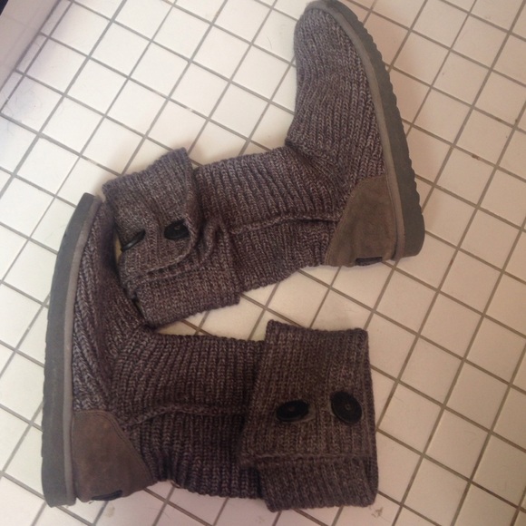 SOLD Ugg knitted gray