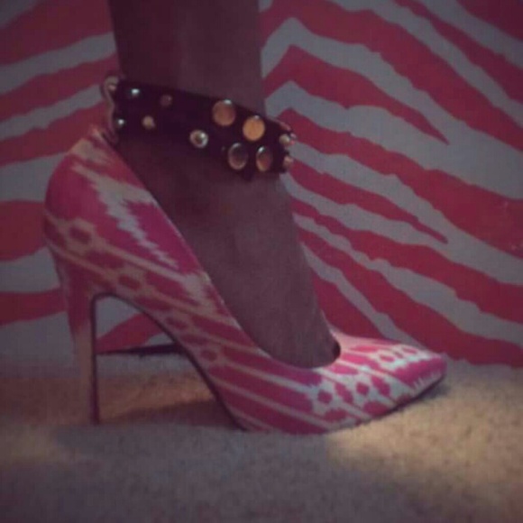 Women Heels - Picture 1 of 2