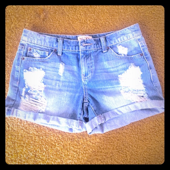 Mudd Jean destroyed lighter rolled up shorts